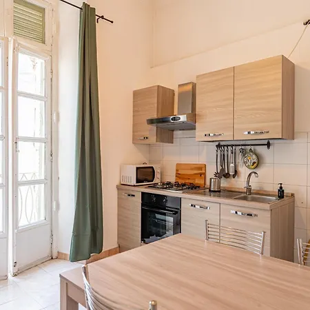 Apartment La Casa Di Levi, In Centro A